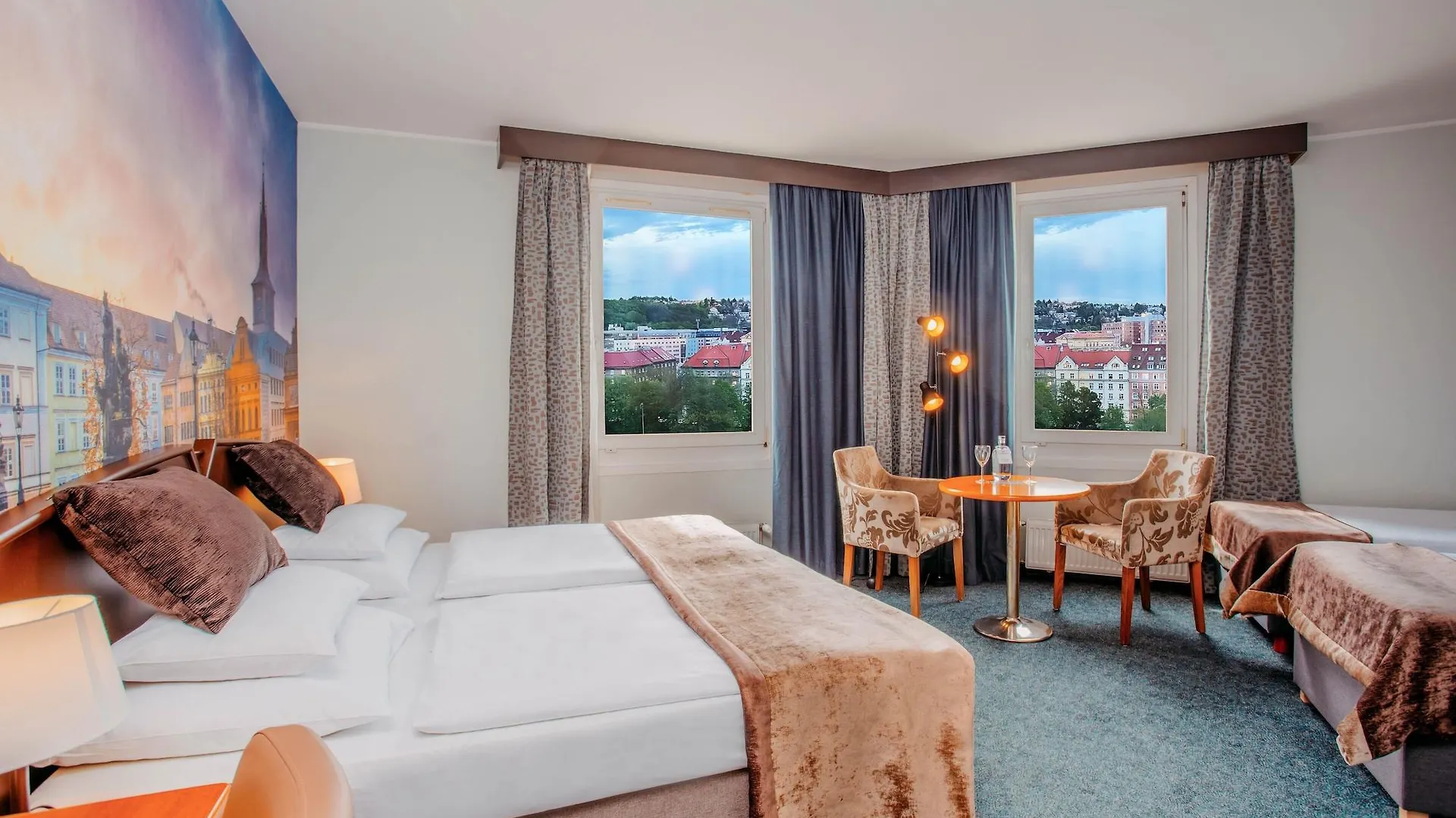 Plaza Prague Hotel - Czech Leading Hotels 4*,