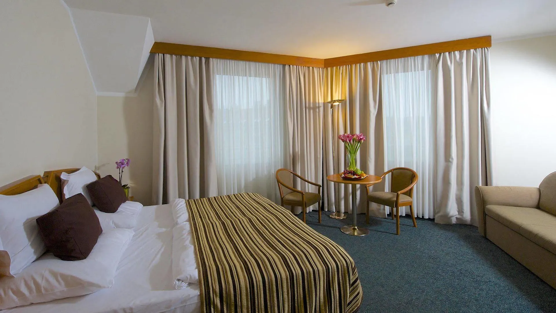 Plaza Prague Hotel - Czech Leading Hotels