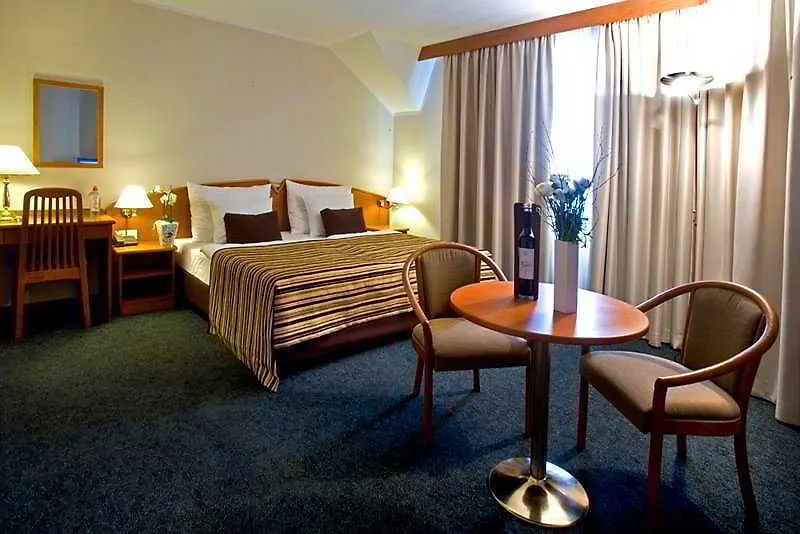 Plaza Prague Hotel - Czech Leading Hotels 4*,