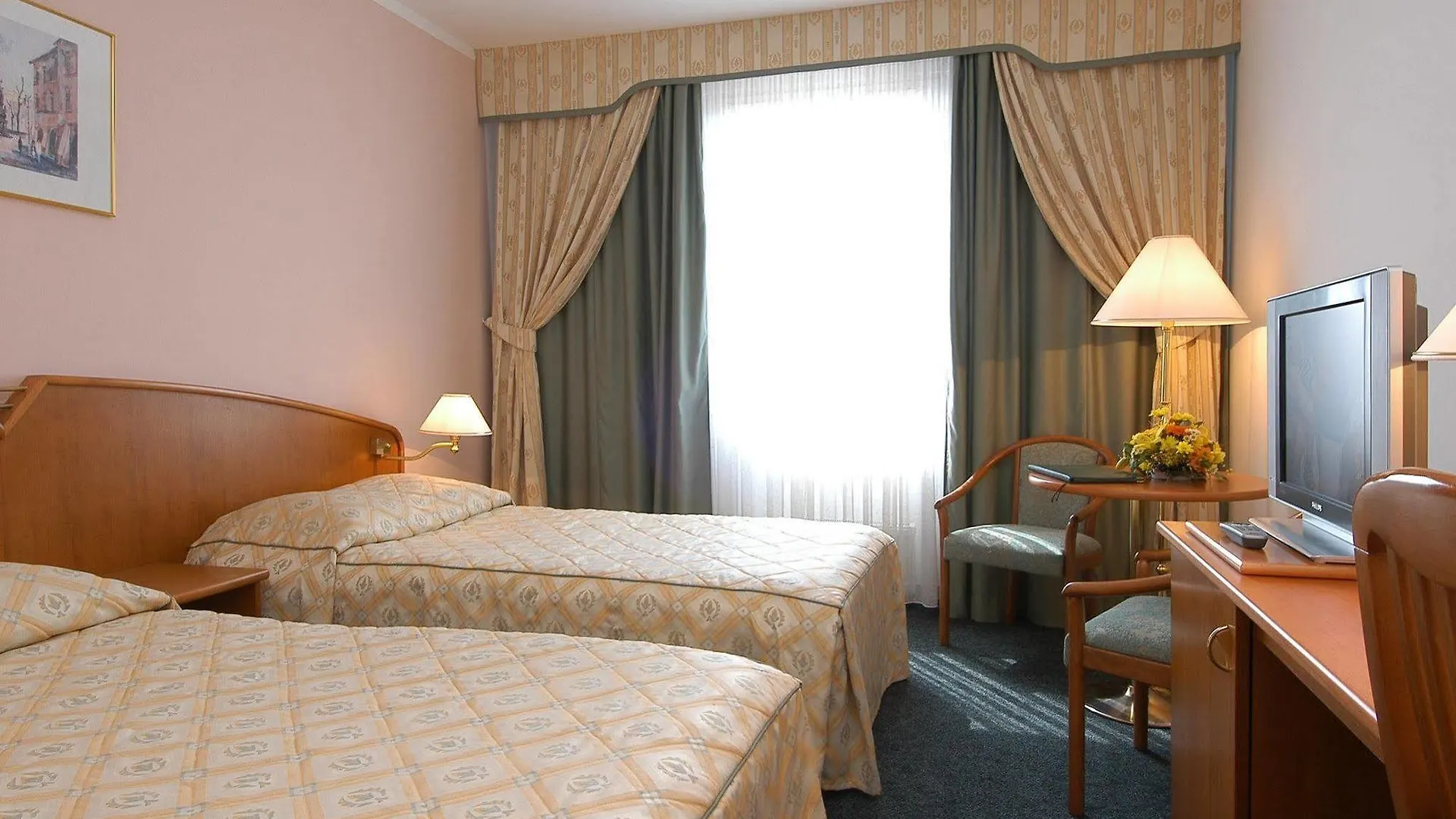 Plaza Prague Hotel - Czech Leading Hotels 4*,