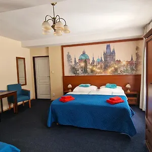 Szálloda Aaron