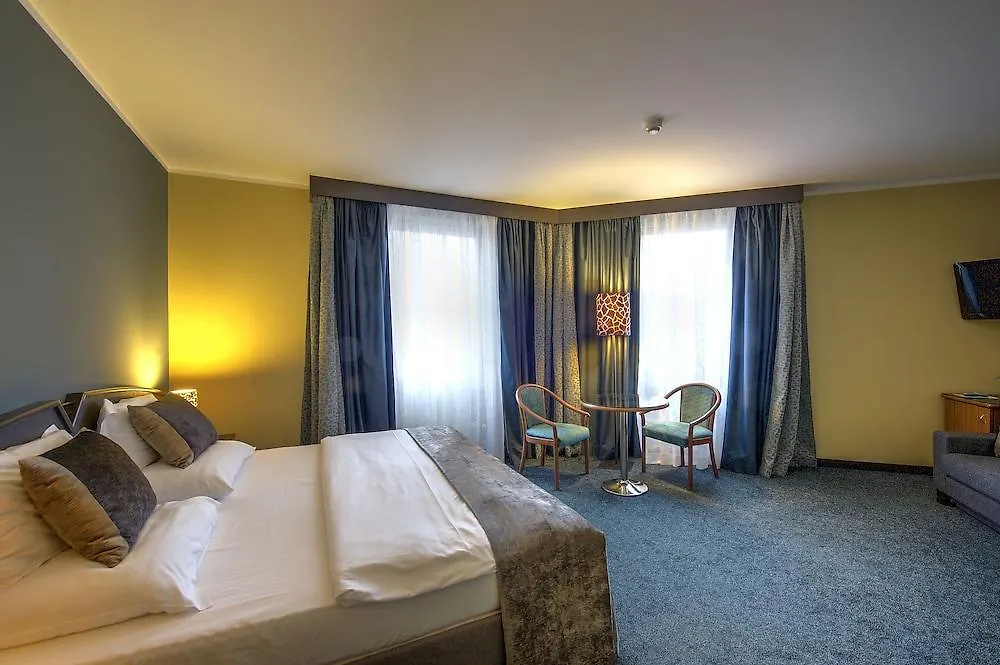 Plaza Prague Hotel - Czech Leading Hotels