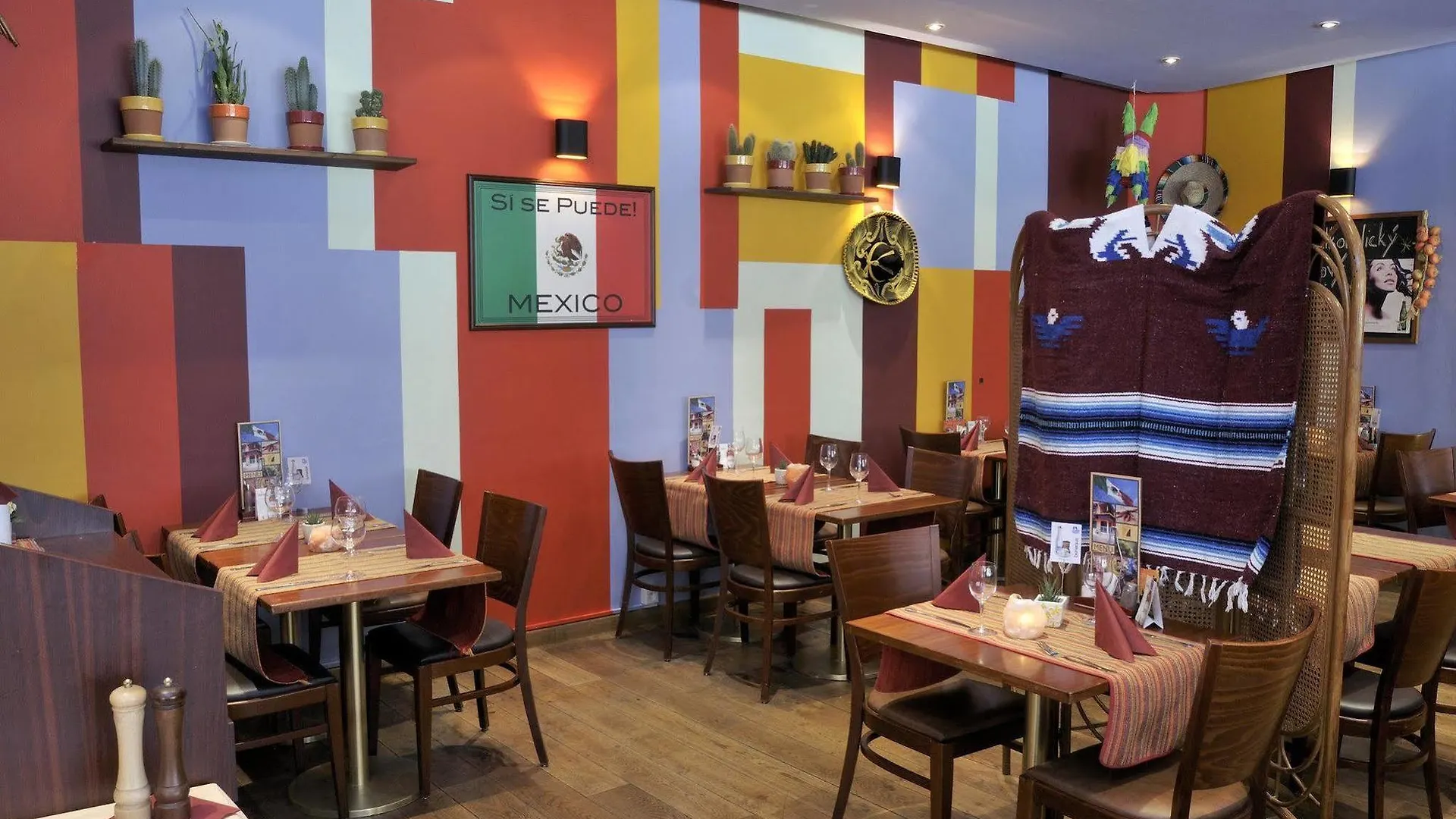 Plaza Prague Hotel - Czech Leading Hotels 4*,